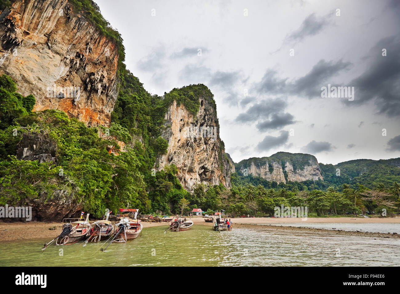 Tonsai Bay (in der Nähe von West Railay Beach). Provinz Krabi, Thailand. Stockfoto