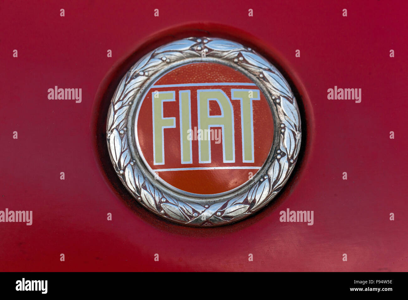 Älteres Auto logo Fiat Zeichen Stockfoto