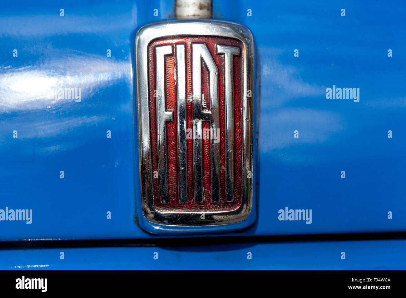 Älteres Auto Zeichen Fiat Logo Stockfoto