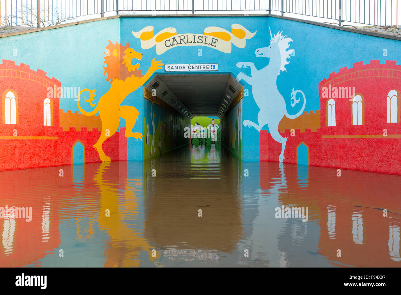 Hochwasser im Hardwicke Circus in Carlisle, Cumbria auf Dienstag, 8. Dezember 2015, nach sintflutartigen Regen Sturm Desmond. Die Stockfoto