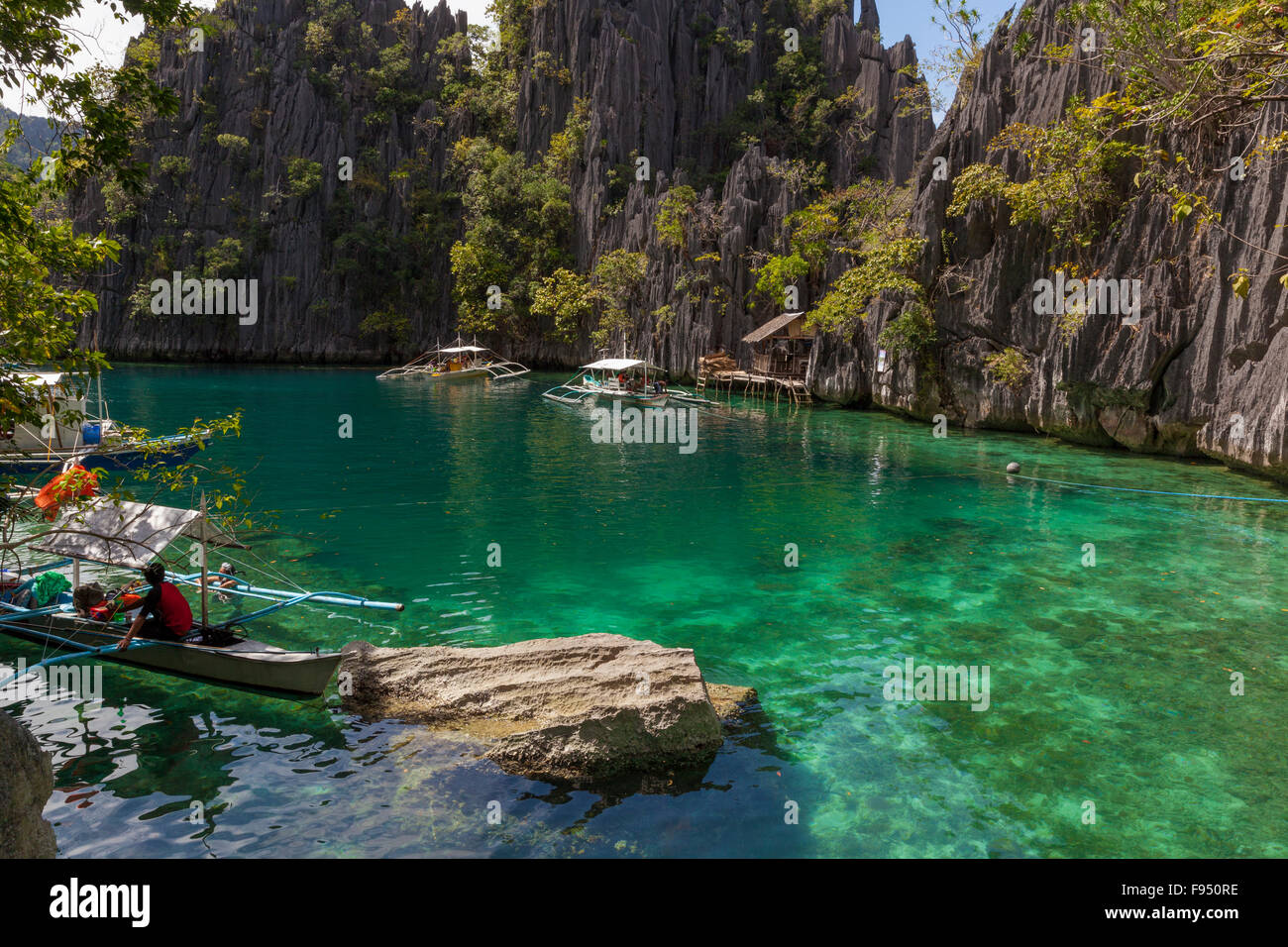 Türkisfarbenes Wasser in Philippinen Stockfoto