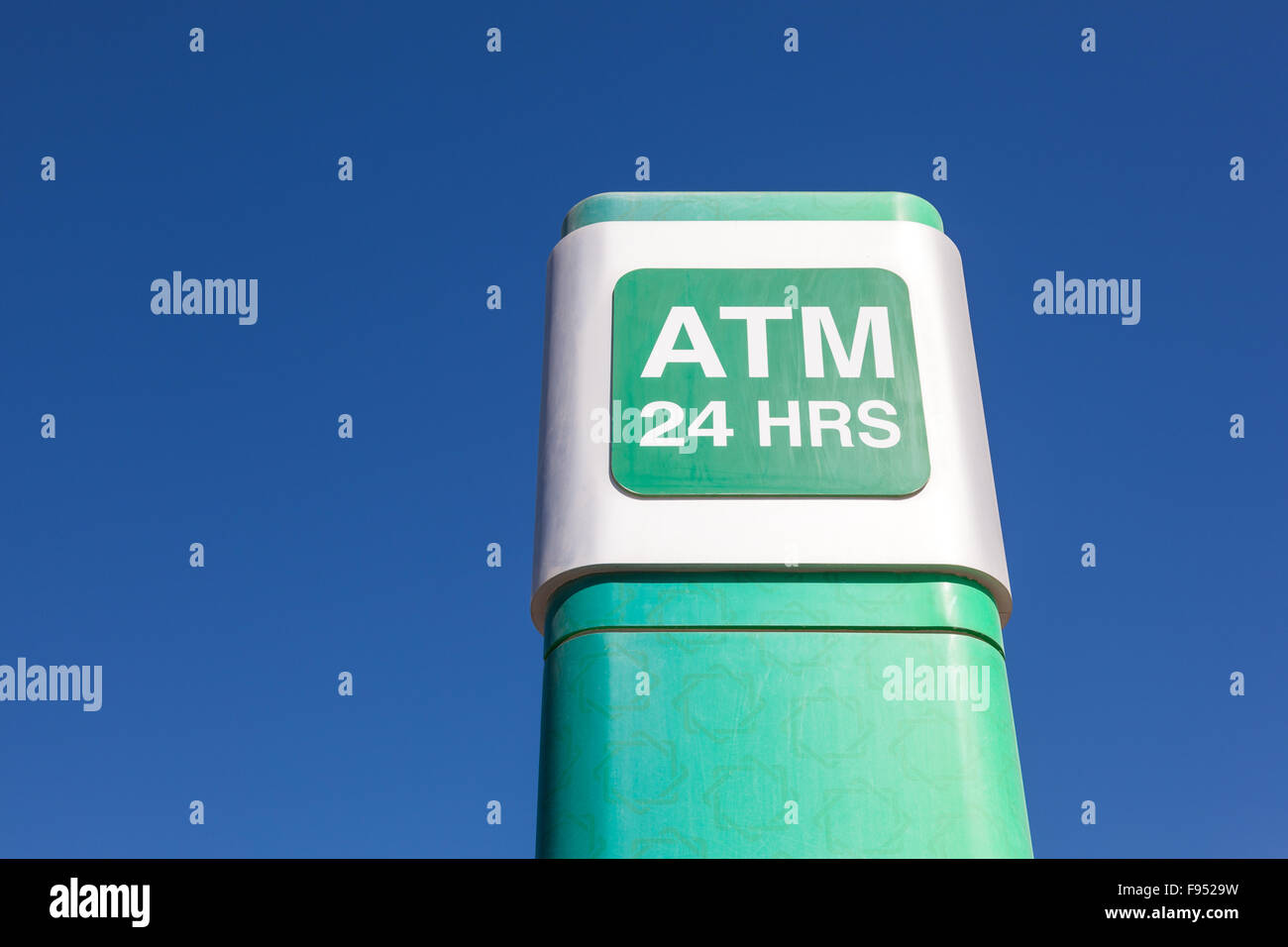 24 Stunden ATM von Kuwait Finance House Stockfoto