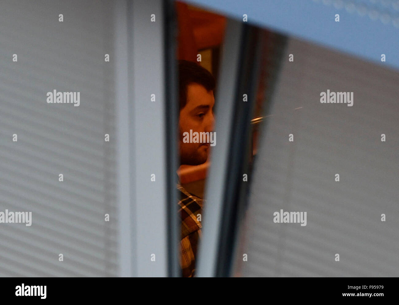 Brno, Tschechische Republik. 14. Dezember 2015. Das Stadtgericht in Brno erweitert die Untersuchungshaft der US-Amerikaner Kevin Dahlgren (Bild), 23, einen vierfachen Mordes angeklagt, in der Tschechischen Republik, und lehnte den Vorschlag für seine Freilassung auf Kaution in Brno, Tschechische Republik, 14. Dezember 2015. Wenn für schuldig befunden, Dahlgren 15-20 Jahre im Gefängnis oder sogar lebenslange Haft konfrontiert würde. Die mehrfachen Mord in Brünn-Ivancice in 2013 begangen wurde und das Motiv ist noch unbekannt. Die Polizei halten den Fall untersuchen. Bildnachweis: CTK/Alamy Live-Nachrichten Stockfoto