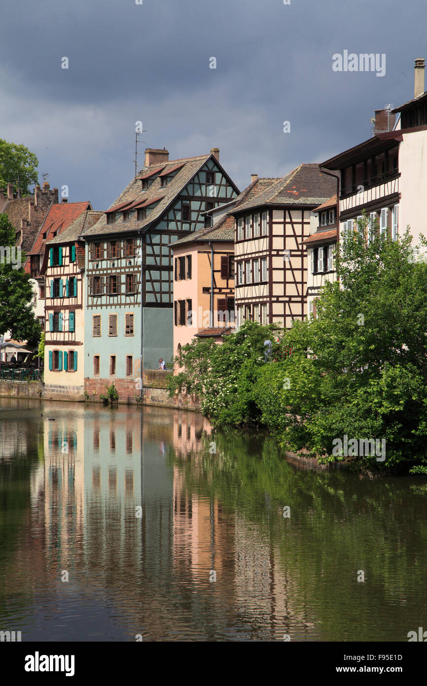 Frankreich, Elsass, Straßburg, Petite France, Straßenszene, typische Architektur, Stockfoto
