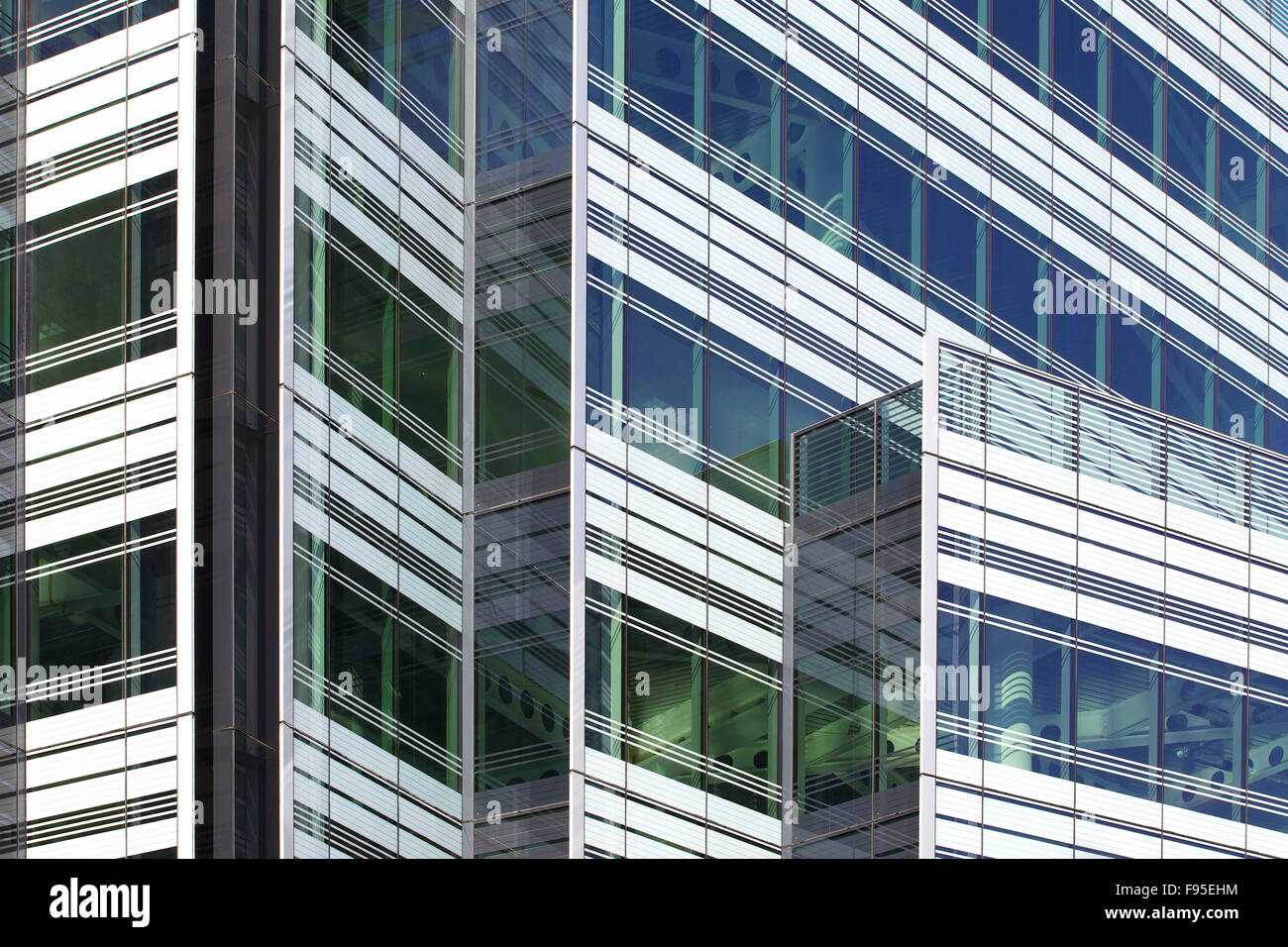 10 Hammersmith Grove W6 London. Neue Office-Entwicklung durch Wates Bau für Entwicklung Wertpapiere in Hammersmith, London. Außenansicht des Bürogebäudes. Zeitgenössische Architektur mit einer Glasfassade. Stockfoto