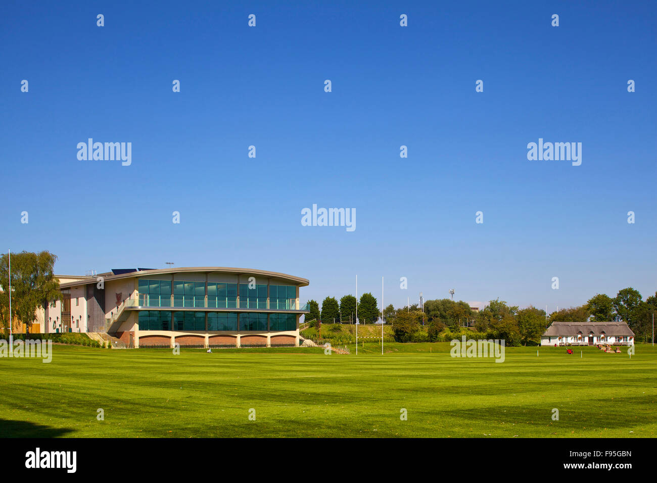 Stamford Endowed Schulen Sportzentrum. Fernblick über das Sportzentrum und das Feld an der Stamford Endowed Schulen, Tag und Internate. Stockfoto