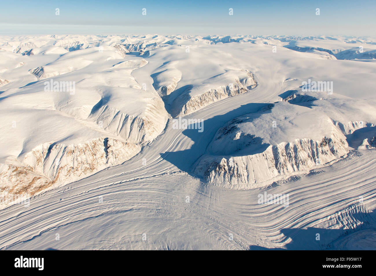 Gletscher und Polkappen in der Nähe von Pond Inlet, Baffininsel, Nunavut, Kanada. Stockfoto