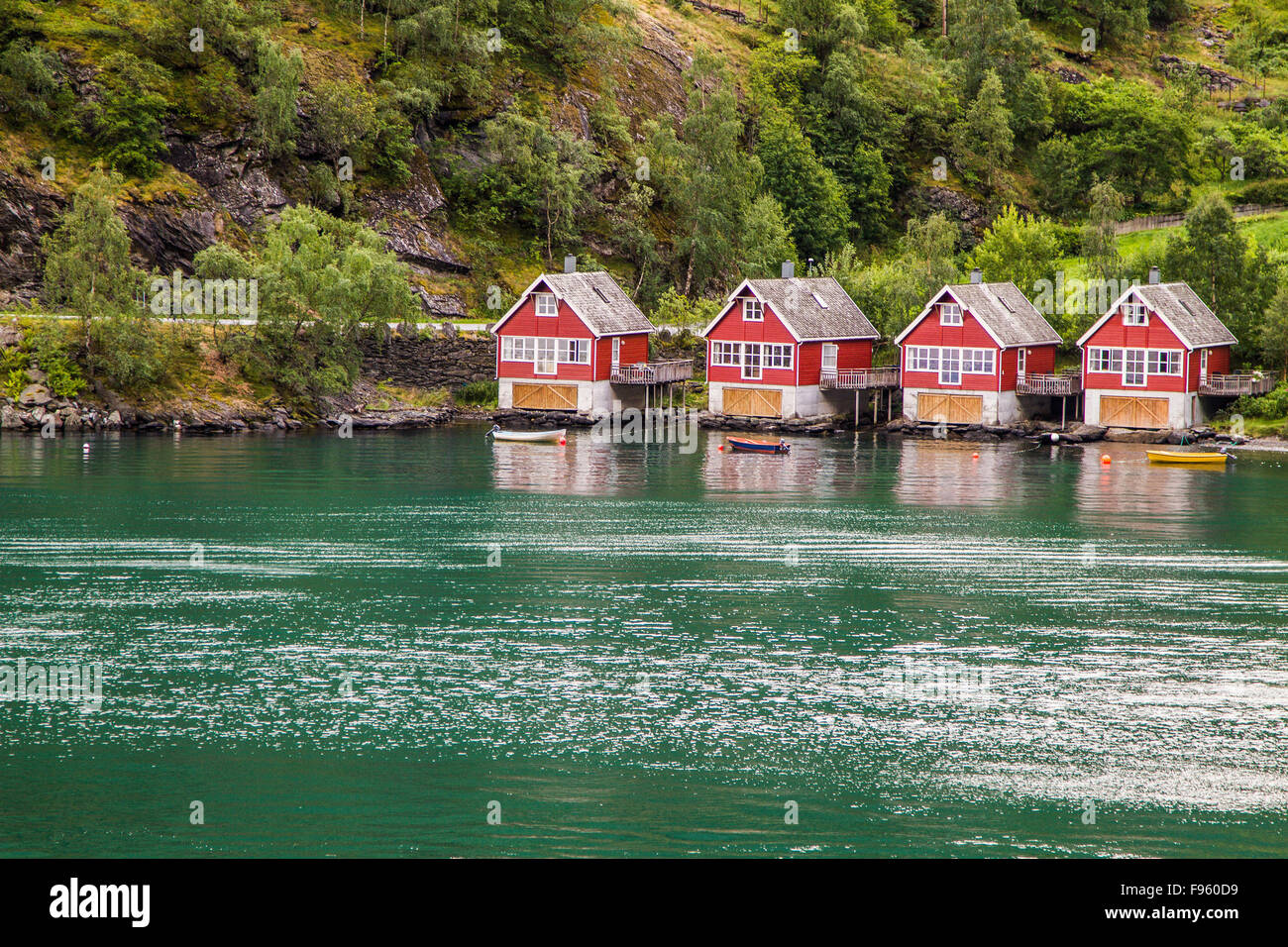 Hausboote in den Aurlandsfjord, Flåm, Norwegen Stockfoto Hausboote in den Aurlandsfjord, Flåm, Norwegen Stockfoto