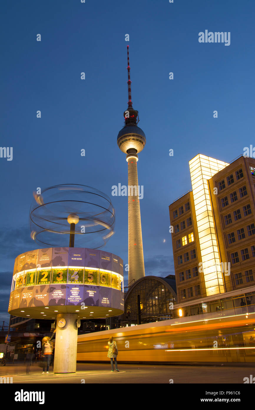 Die Weltzeituhr, WeltzeitUhr und den Fernsehturm oder Berliner