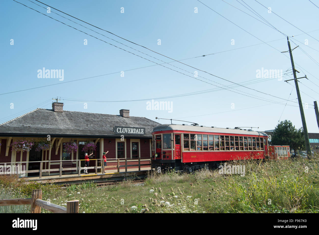 BCER 1225 Überlandstraßenbahn von Fraser Valley Heritage Railway Society in Cloverdale Station Auto. Dies ist ein restauriertes Auto die lief Stockfoto