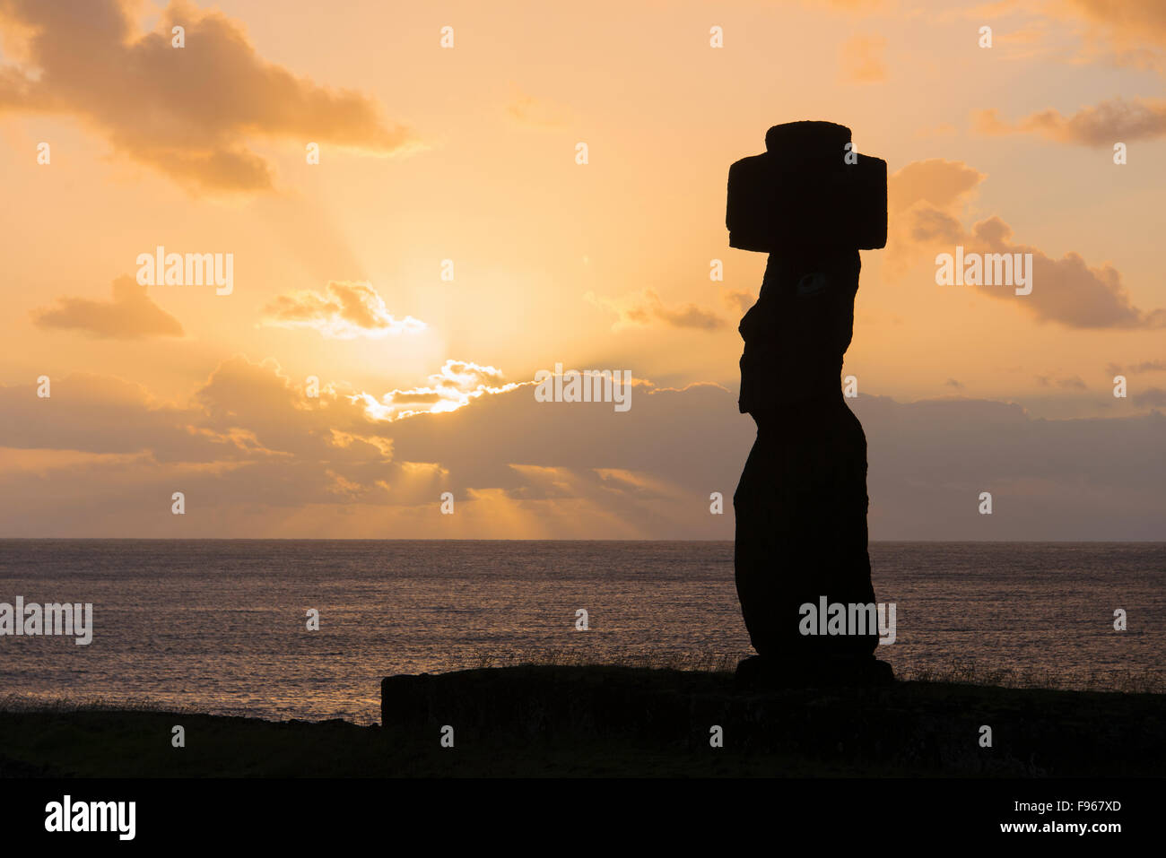 Zeremonielle Moai, Tongariki, Osterinsel Stockfoto