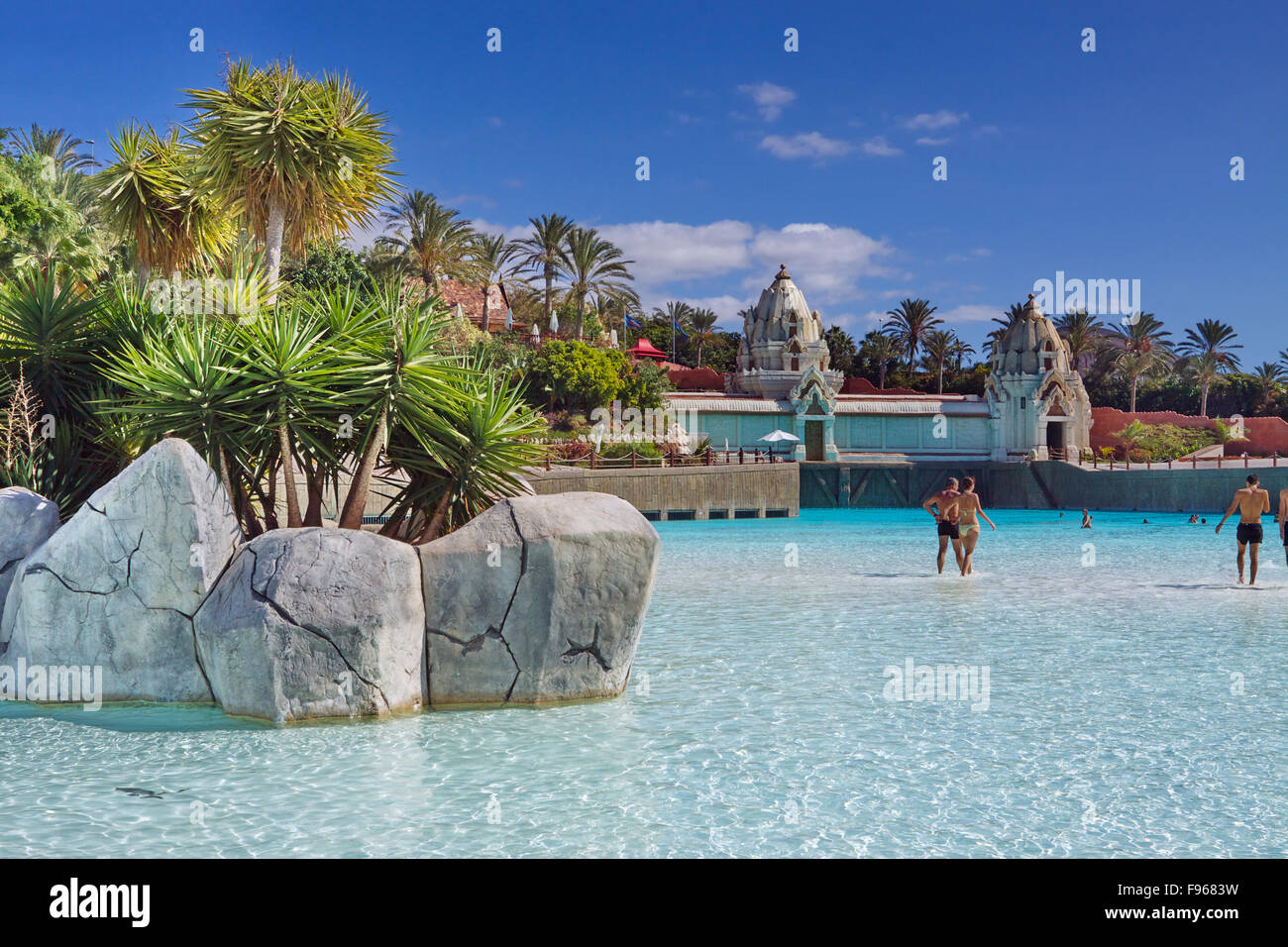 Schwimmbad mit künstlichen Welle im Siam Park. Teneriffa. Kanarischen Inseln. Spanien. Stockfoto