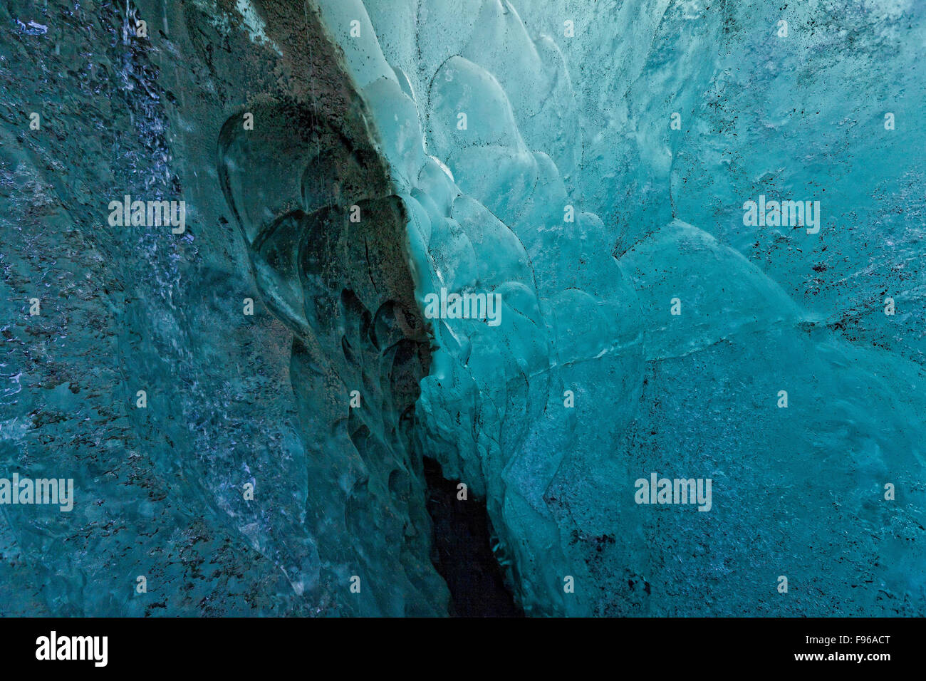 Nahaufnahme des Eises in einem Gletschereis cave, Svinafellsjokull Gletscher, Island Stockfoto