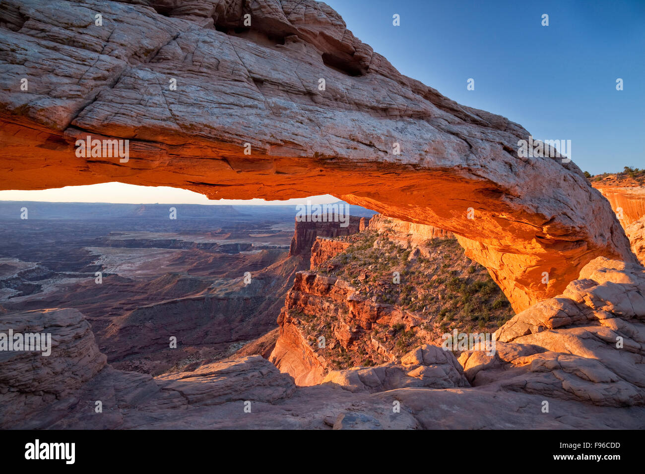 Mesa Arch bei Sonnenaufgang, Canyonlands National Park, Utah, USA Stockfoto