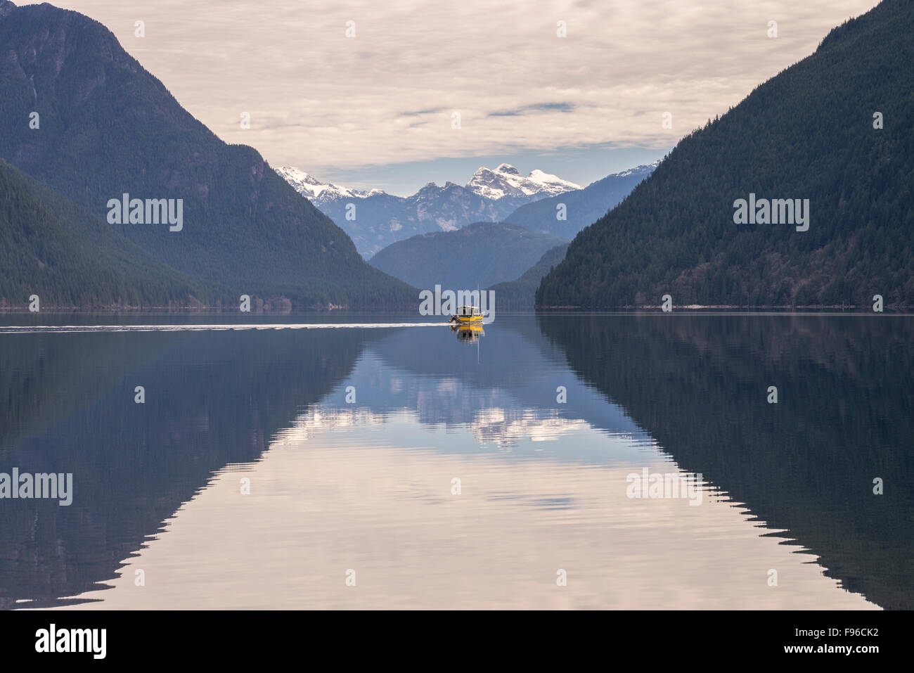 Boot auf See Alouette in Golden Ears provincial Park, Maple Ridge, British Columbia, Kanada. Stockfoto