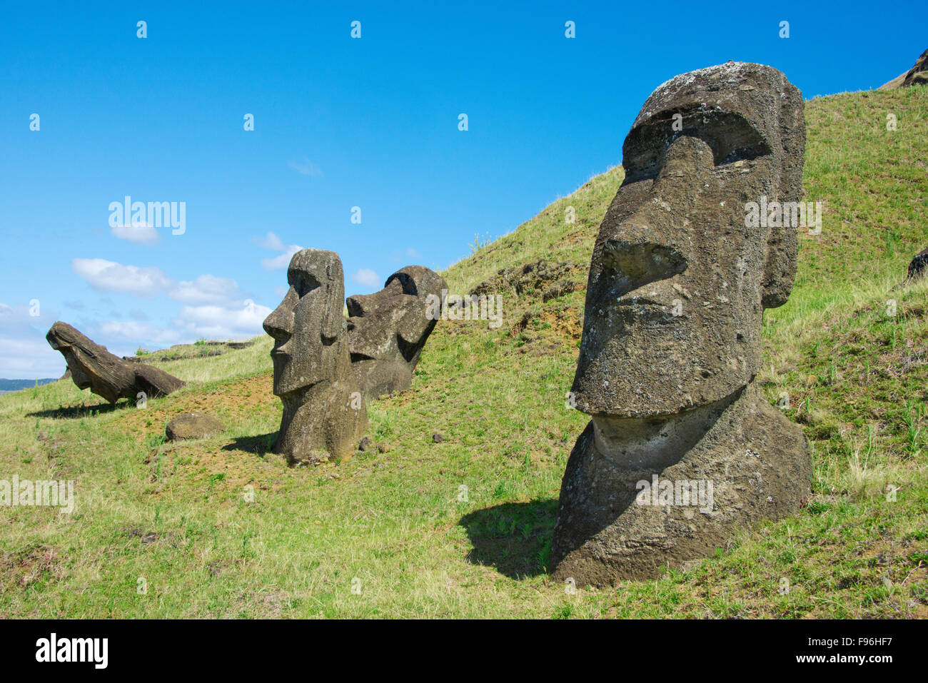 Zeremonielle Moai, Ranu Raraku, Osterinsel Stockfoto