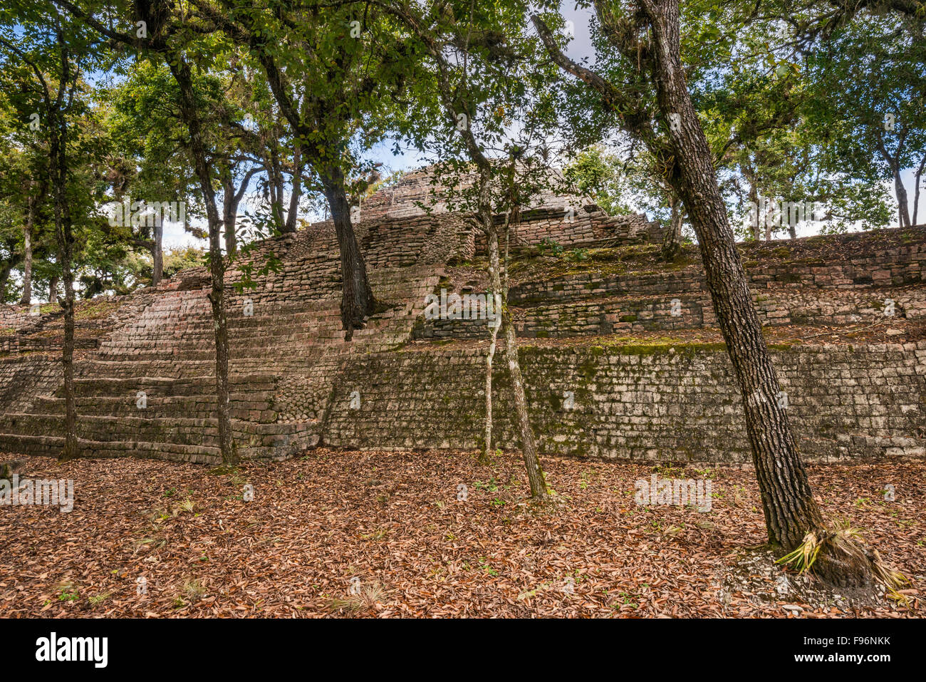 Estructura 17, Pyramide, Maya-Ruinen auf der archäologischen Stätte Tenam Puente, in der Nähe von Comitan de Dominguez, Chiapas, Mexiko Stockfoto