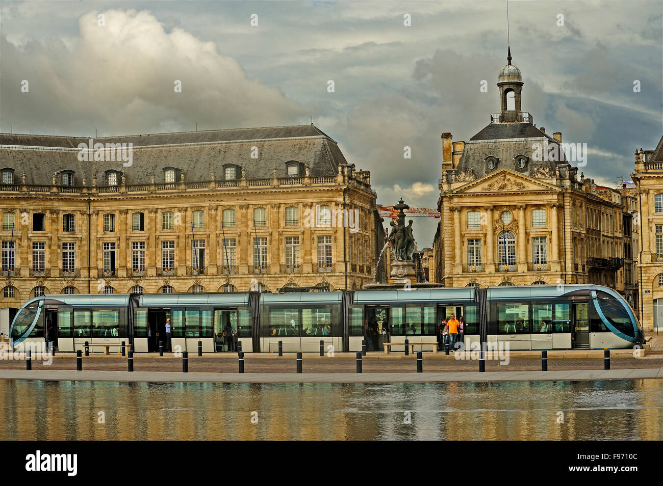 reflektierenden pool, le Miroir d ' eau, Place De La Bourse, Bordeaux, Departement Gironde, Aquitaine, Frankreich Stockfoto