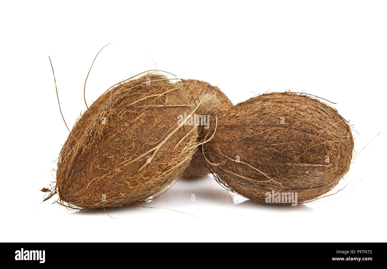 Kokosnüsse auf weißem Hintergrund Stockfoto