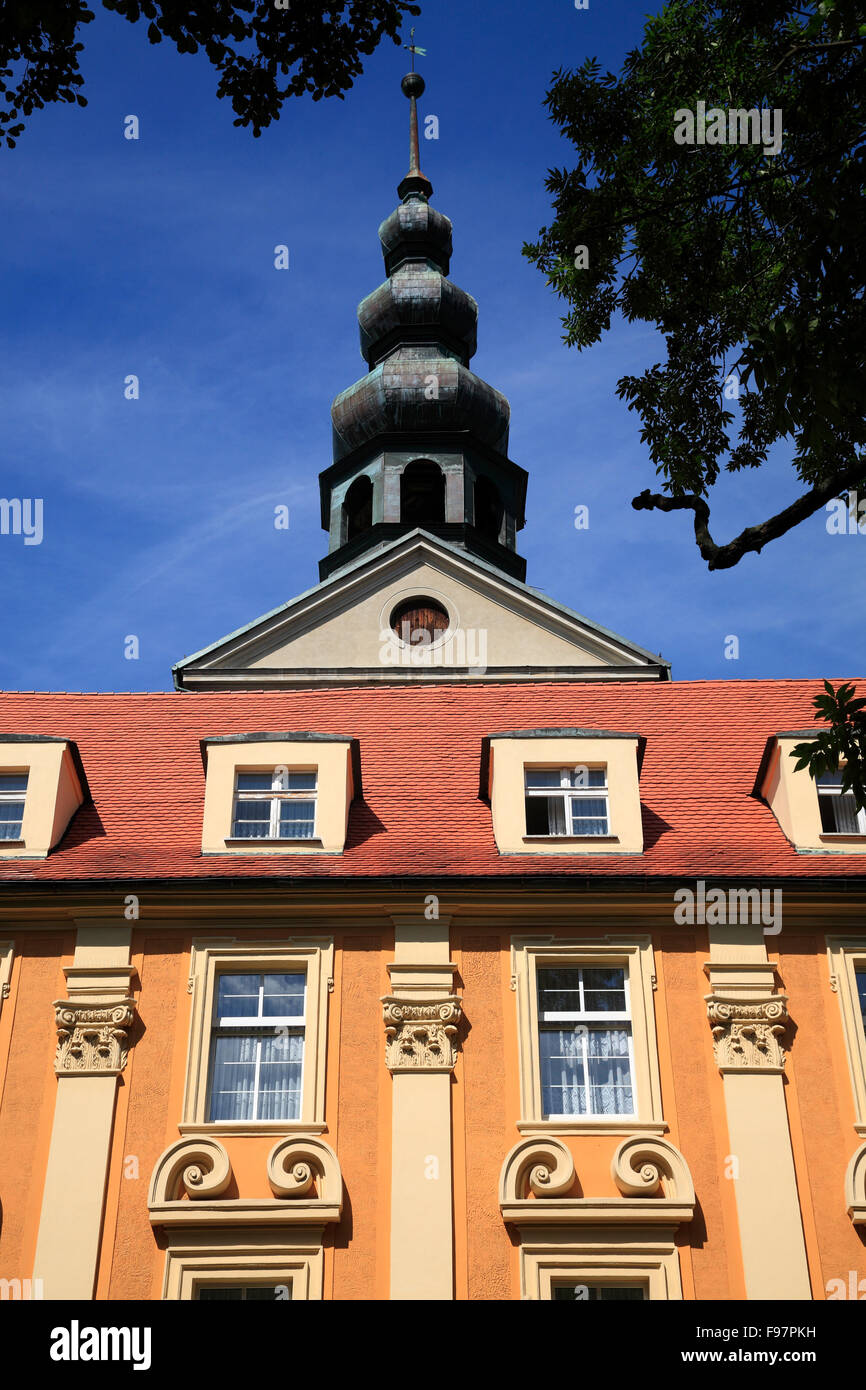 Haus am Peter Und Paul Kirche, Nysa (Neiße), Silesia, Polen, Europa Stockfoto