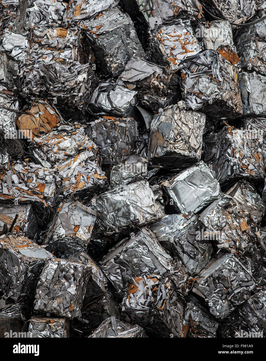 Blöcke von Altmetall recycelt werden. Stockfoto