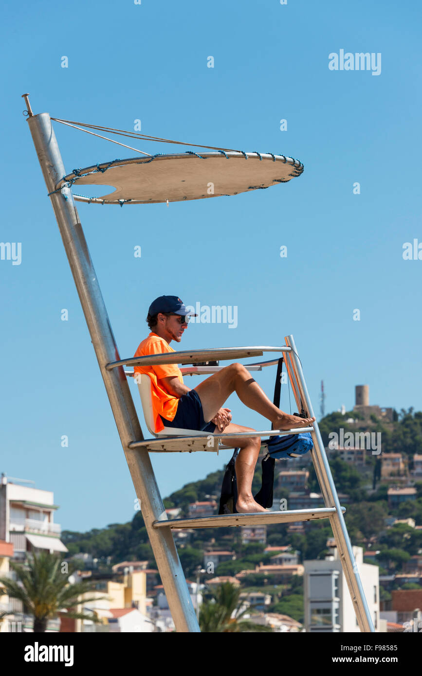 Rettungsschwimmer-Turm, Platja de S'Abanell, Blanes, Costa Brava, Provinz Girona, Katalonien, Spanien Stockfoto