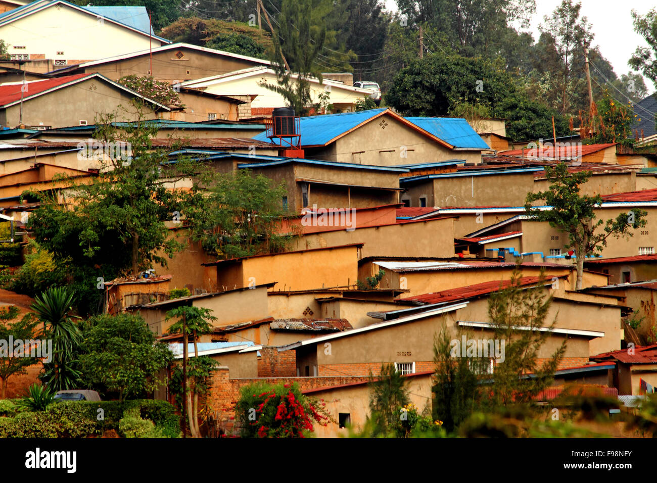 Häuser auf einem Hügel in Kigali, Ruanda Stockfoto