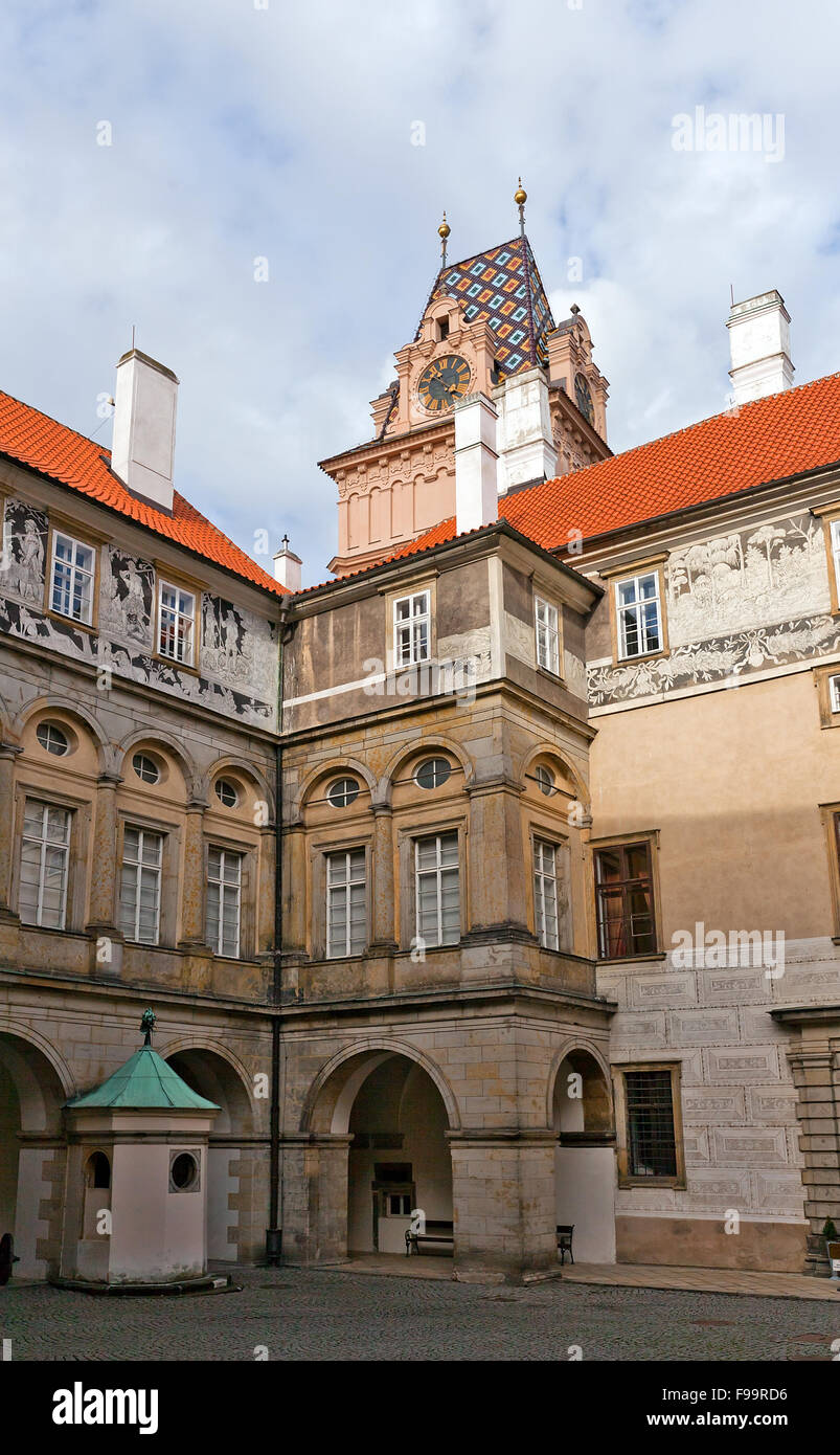 Innenhof des Schlosses in Brandys nad Labem Town, Tschechien. Im XIV Jh. gegründet. Stockfoto