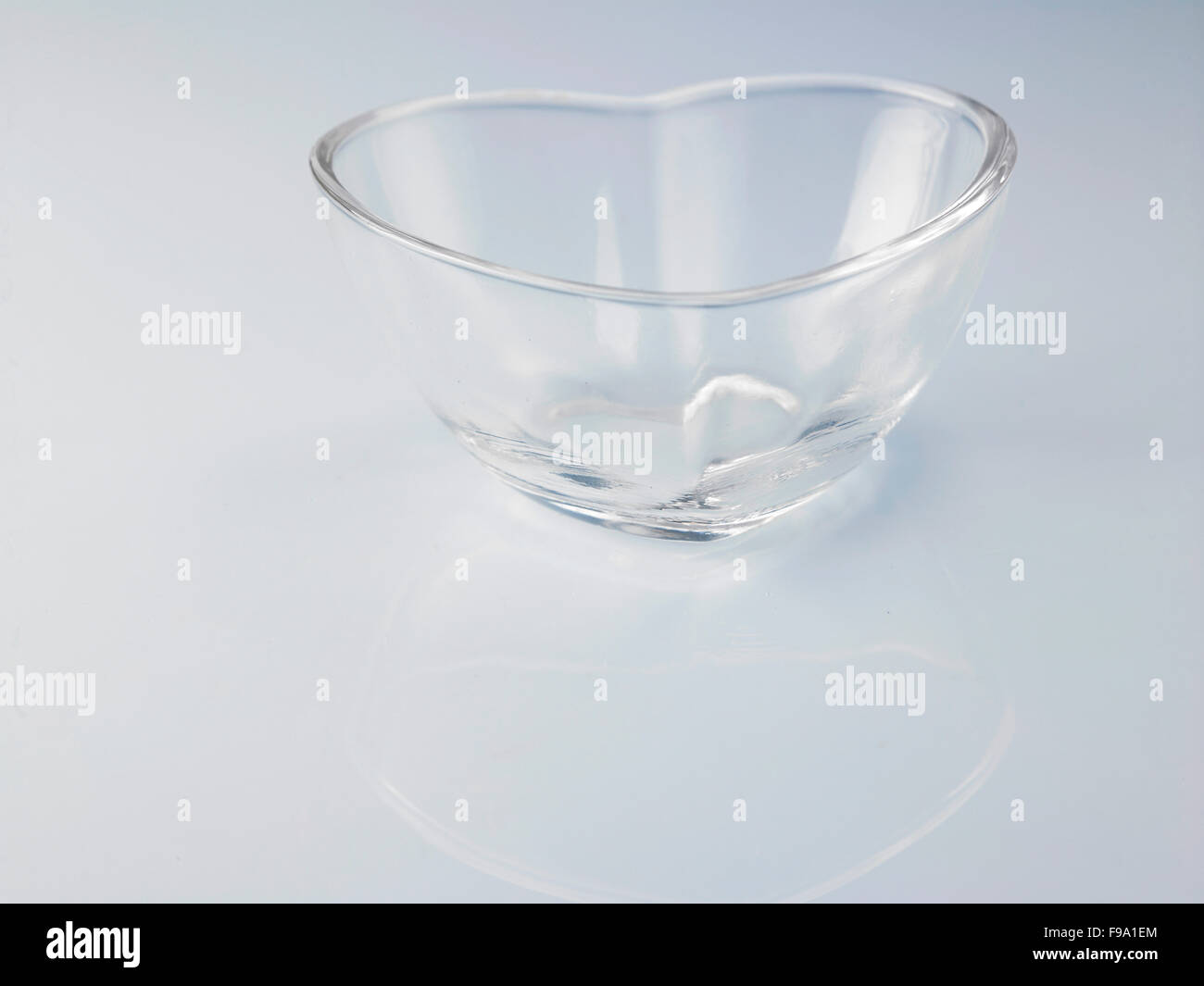 Herz Form transparente Glasschale Stockfoto