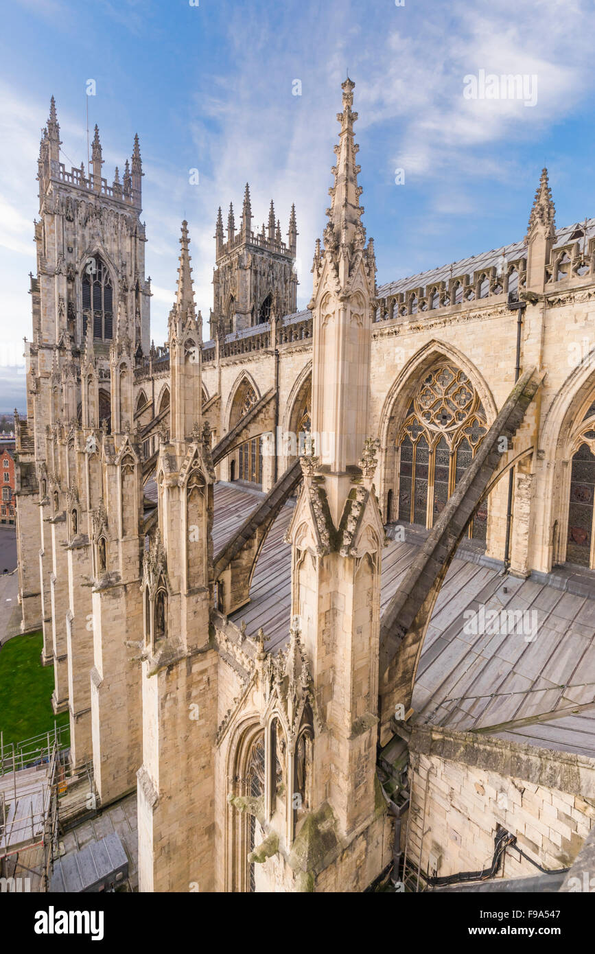 York Minster Glockentürme und Strebebögen Stockfoto