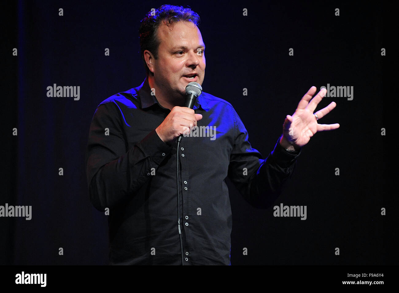 Komiker Hal Cruttenden führt auf dem Edinburgh Festival Fringe im August 2013. Stockfoto
