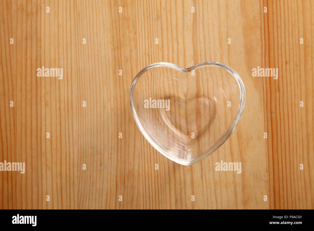 Herz Form transparente Glasschale Stockfoto