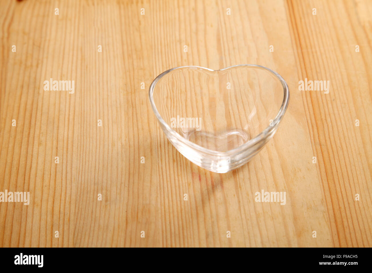 Herz Form transparente Glasschale Stockfoto