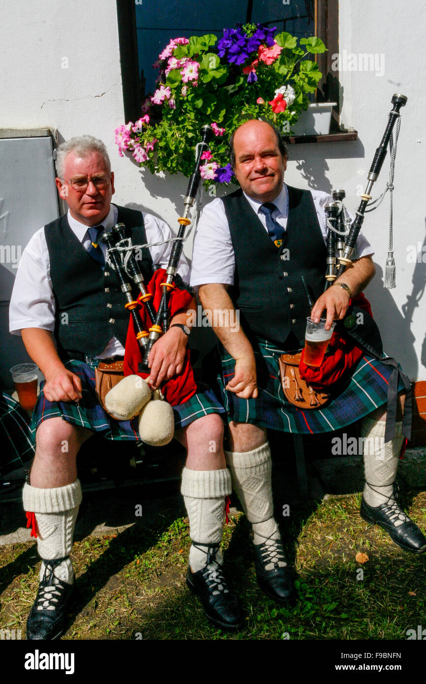 Zwei Männer, Dudelsackspieler, Internationales Dudelsackmusikfestival, Strakonice, Südböhmen, Tschechische Republik Europäisches Kulturfestival Stockfoto