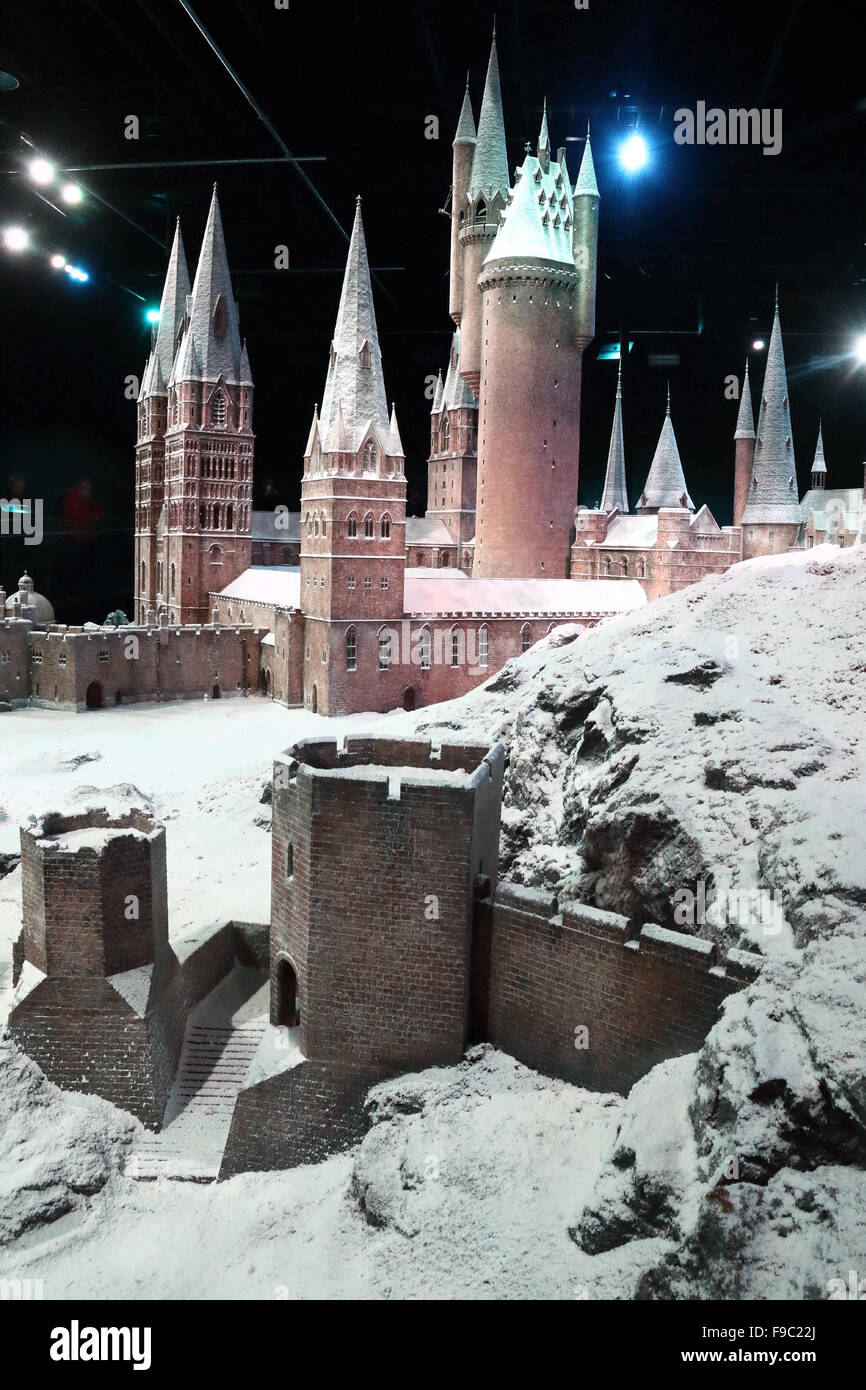 Leavesden Studios Uk 15 Dezember 2015 Wb Studio Tour Hogwarts Im Schnee Harry Potter Set Wird Ein Winter Wunderland Der Festlichen Jahreszeit Leavesden Studios Uk Am 15 Dezember 2015 Feiern Credit