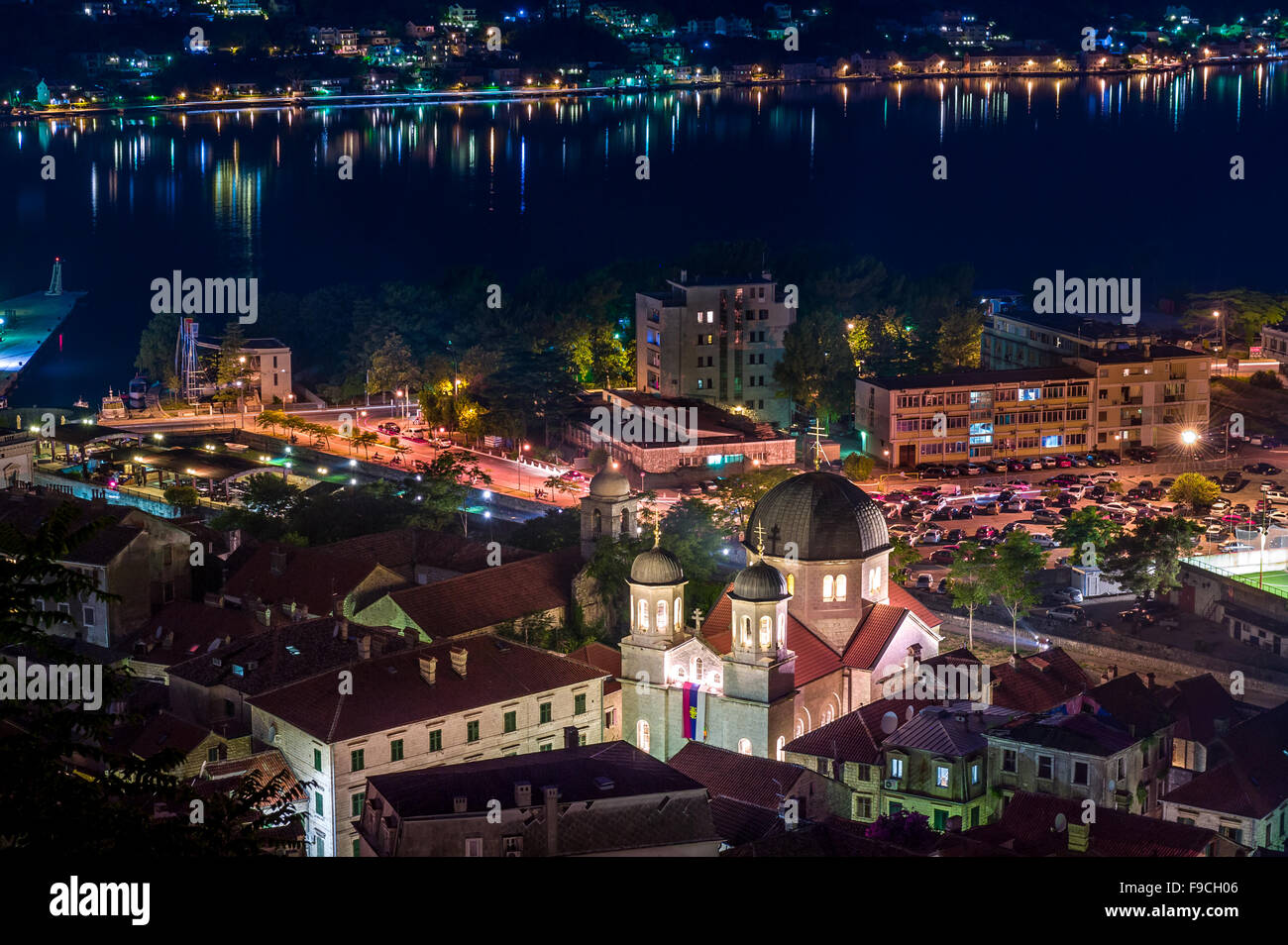 Kotor alte Stadt Ameise katholische Kathedrale in der Nacht Stockfoto