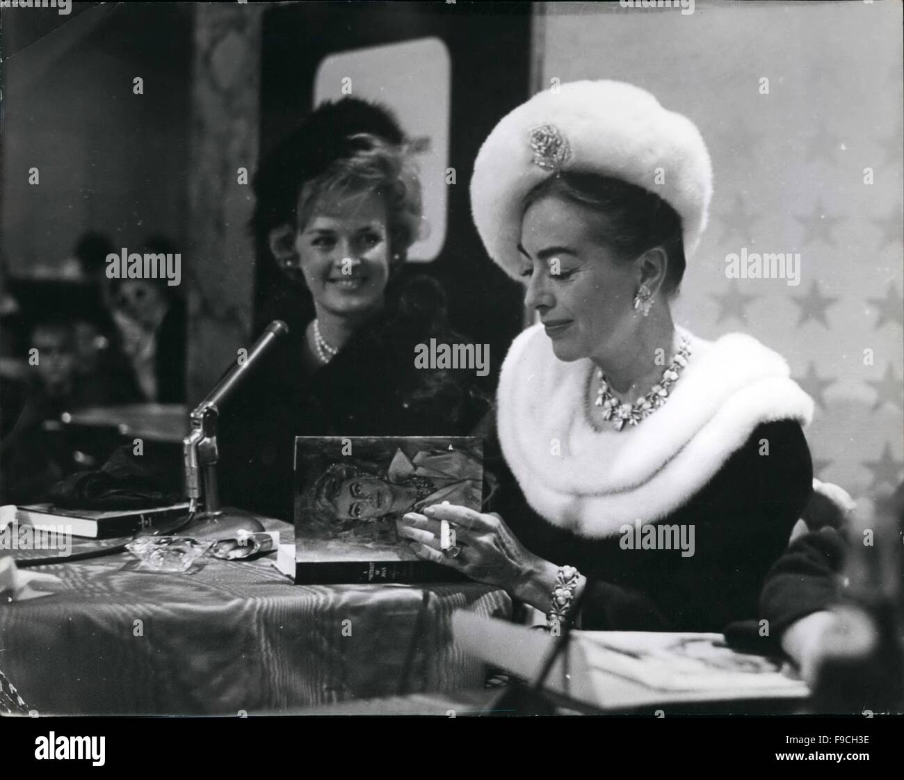 1959 - Joan Crawford. © Keystone Bilder USA/ZUMAPRESS.com/Alamy Live-Nachrichten Stockfoto