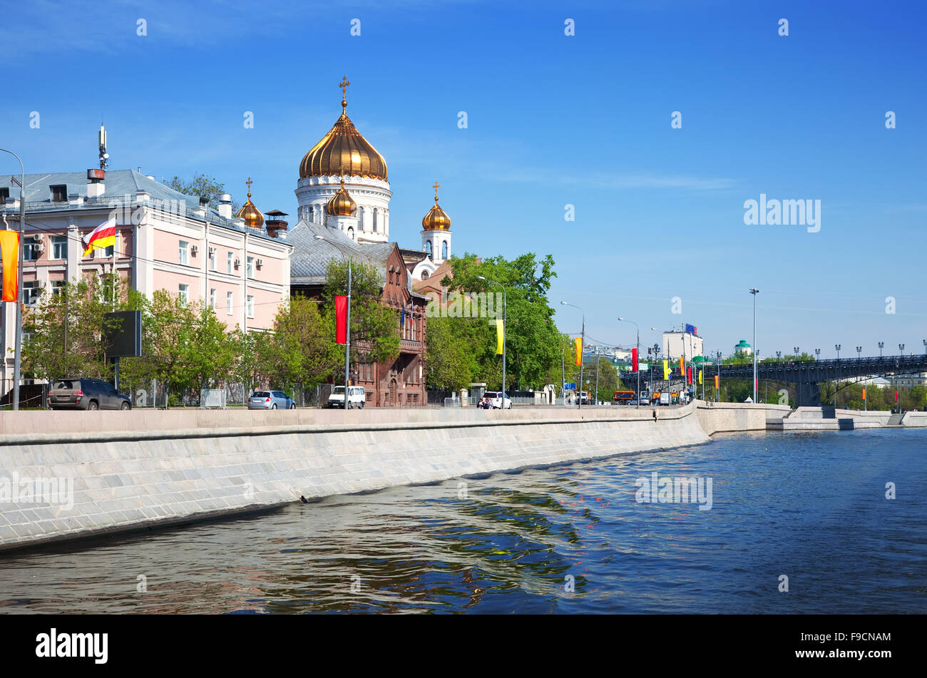 Blick auf Moskau. Prechistenskaya Damm und Christ-Erlöser-Kathedrale Stockfoto