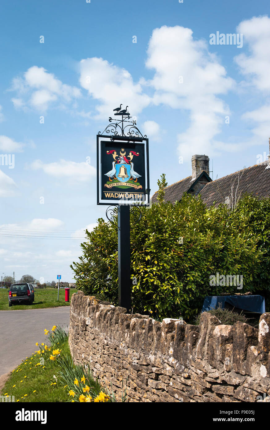 Wadworth Inn anmelden "The Bell auf dem gemeinsamen" Broughton Gifford Wiltshire uk eu Stockfoto