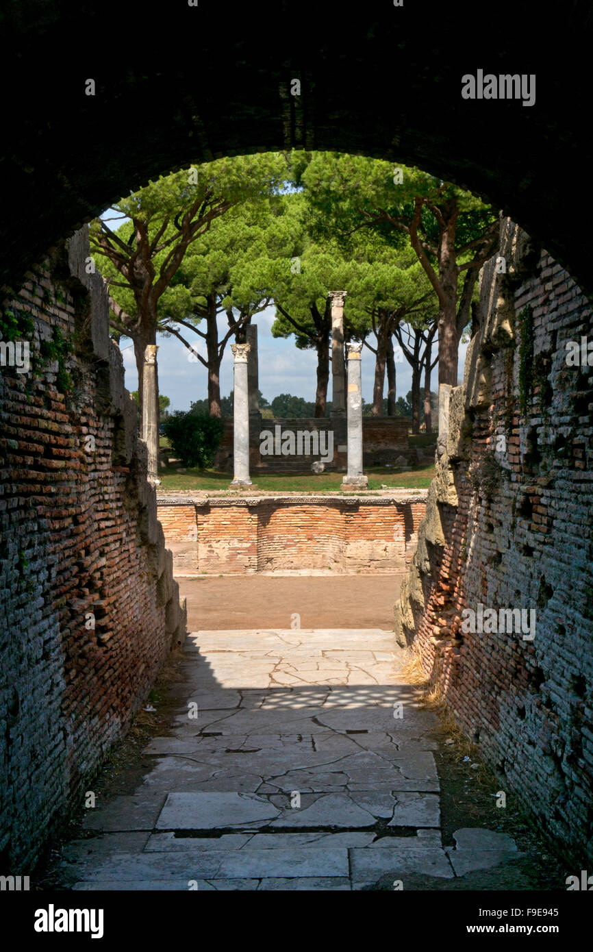 Theater von Orchester und Scaena in antiken römischen Hafen Stadt von Ostia bei Rom, Italien Stockfoto