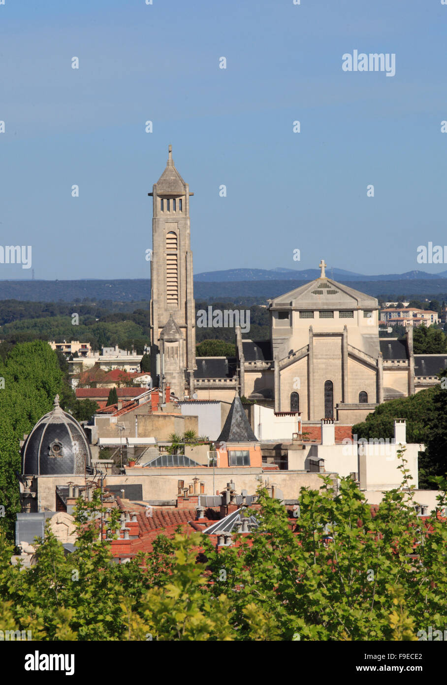 Frankreich, Languedoc-Roussillon, Montpellier, Skyline, Kirche, Stockfoto