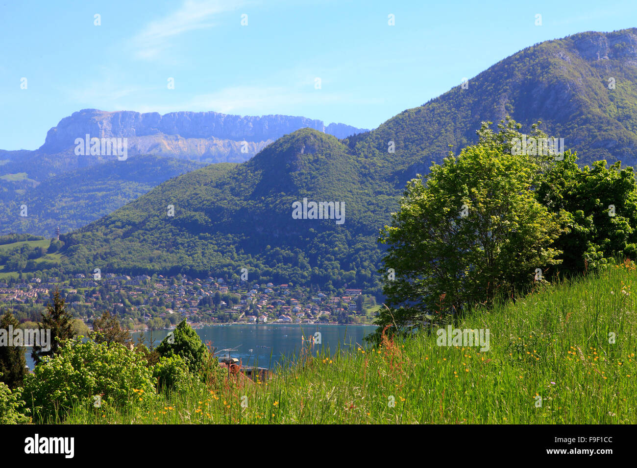 Frankreich Rhône-Alpes Annecy See Berge Landschaft Stockfoto