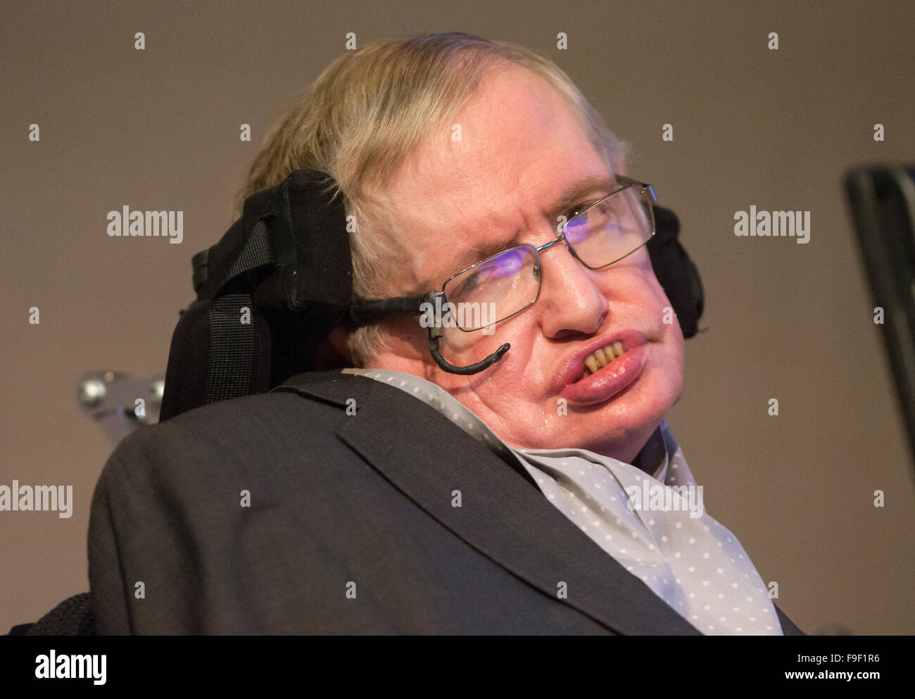 Professor Stephen Hawking spricht bei der Royal Society, nachdem die Ankündigung einer neuen Auszeichnung Stephen Hawking-Medaille namens Stockfoto