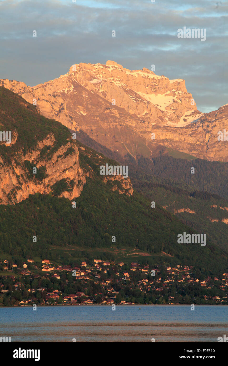 Frankreich Rhône-Alpes Annecy See Alpen La gelohnt Peak Stockfoto