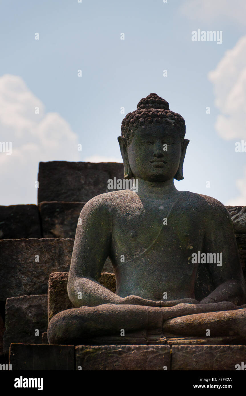 Smiling Buddha Brahman Skulptur Stein Medidating Stockfoto