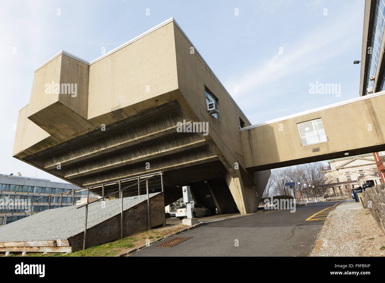 Begrisch Hall, 1956-61, von Marcel Breuer, Bronx Community College, CUNY, New York, USA. Stockfoto