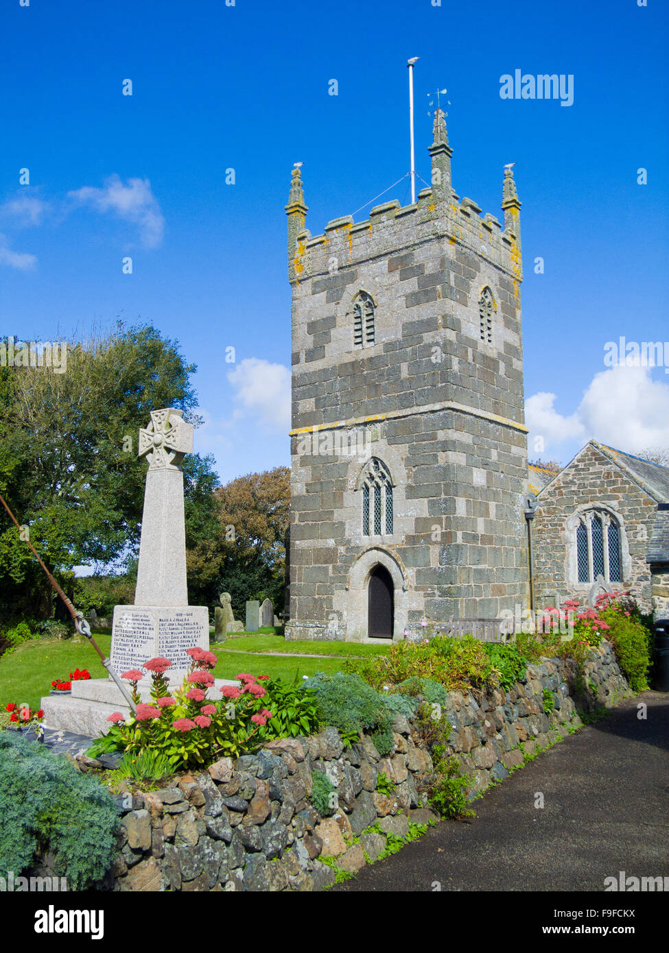 Saint Mellanus anglikanische Kirche, Dorf der Mullion, Halbinsel Lizard, Cornwall, England, Vereinigtes Königreich im Sommer Stockfoto