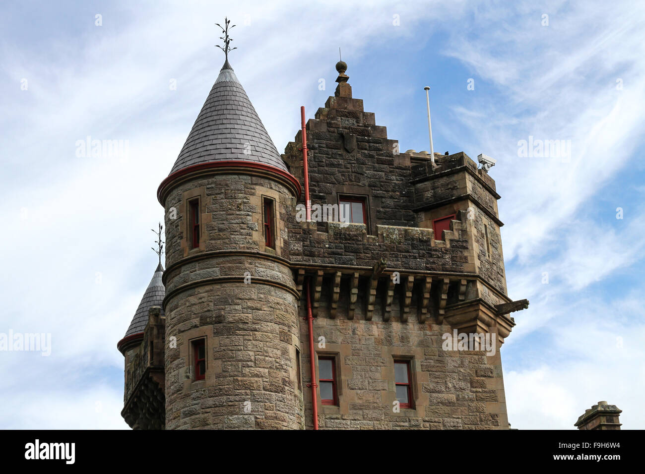 Belfast Castle in Cave Hill Country Park, Belfast, Nordirland. Die schottischen fürstlichen Stil Schloss mit Blick auf die Stadt und Belfast Lough. Stockfoto