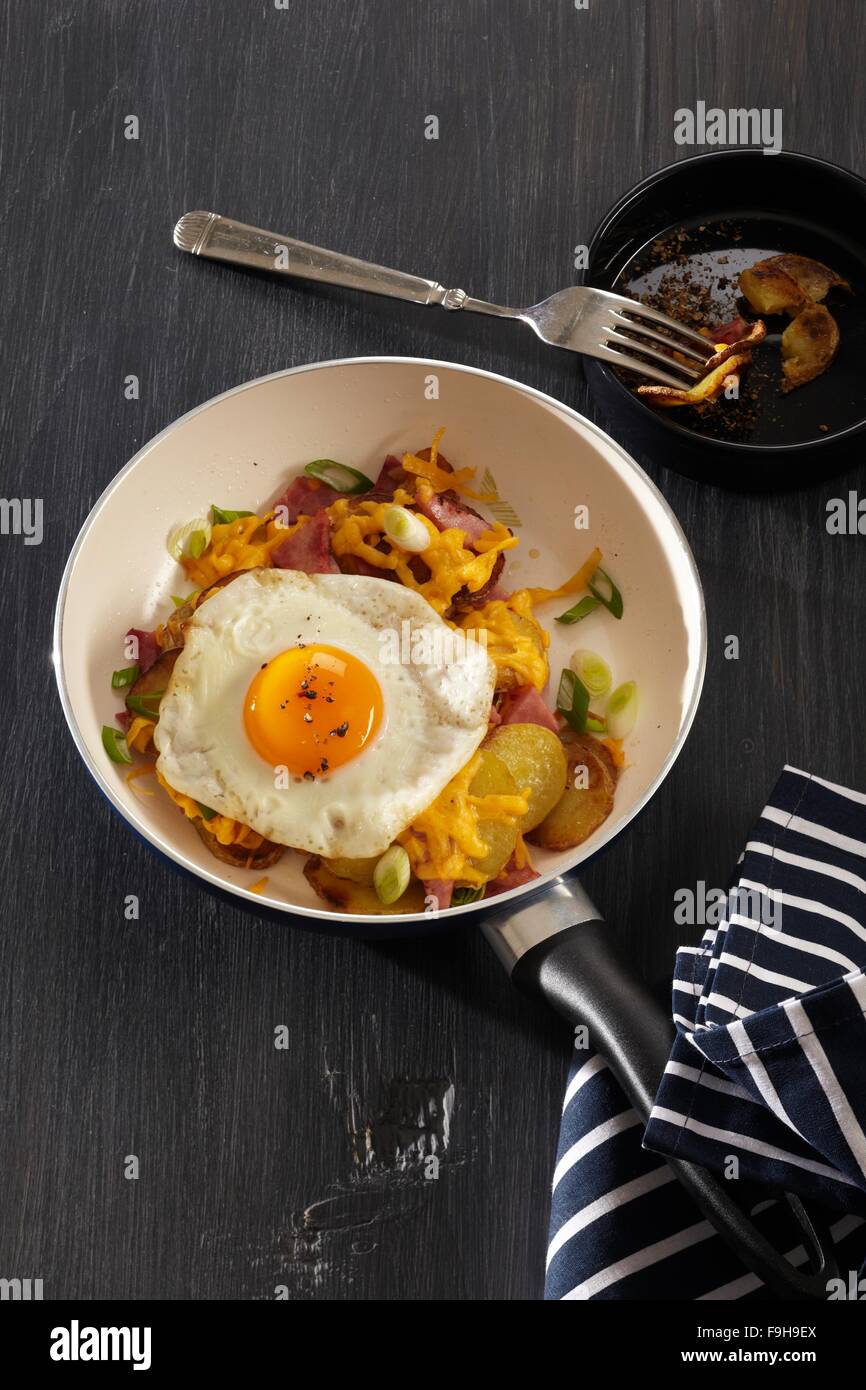 Kartoffelpfanne mit schinken -Fotos und -Bildmaterial in hoher ...