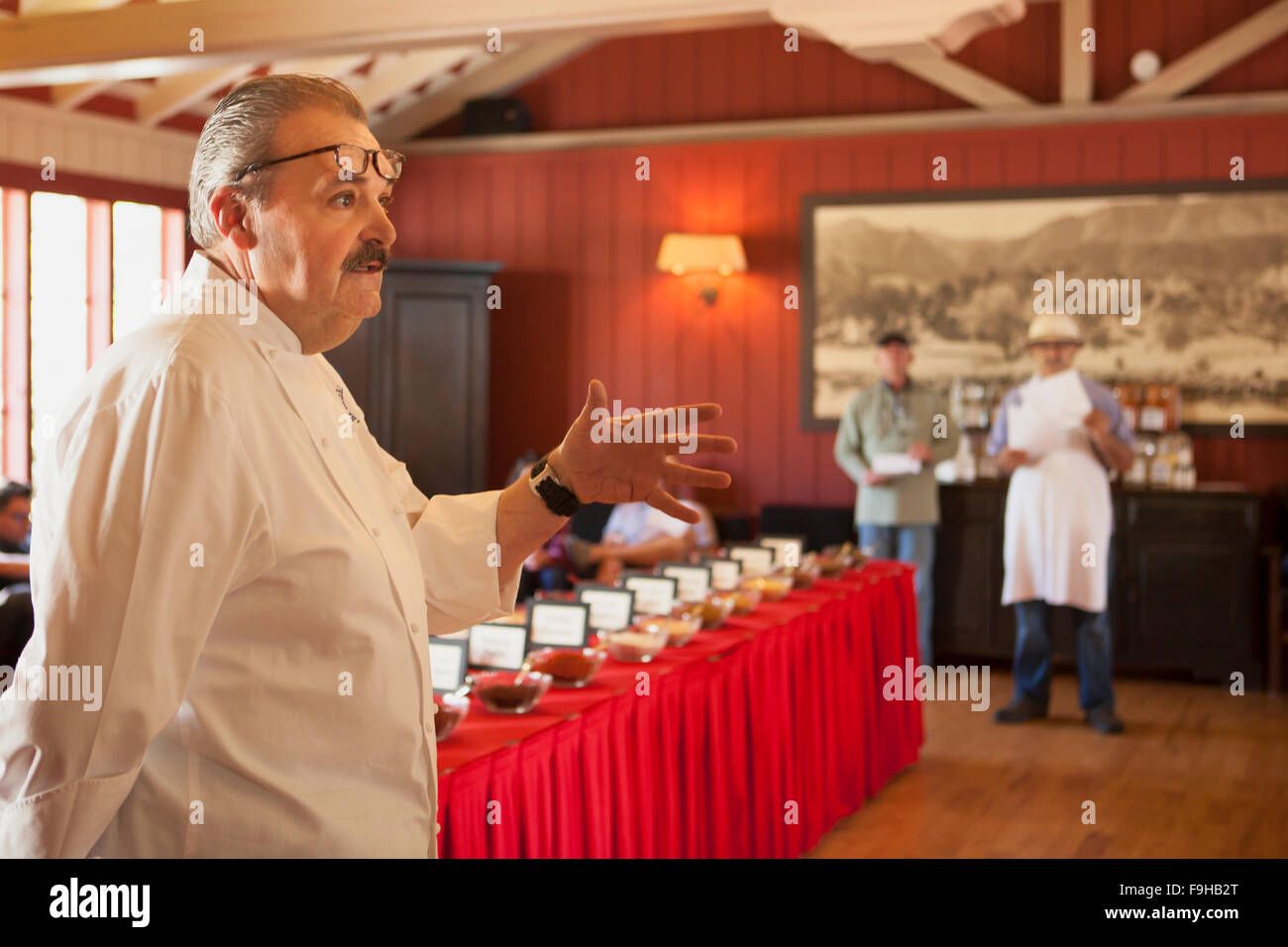 Küchenchef Pascal Gode Vorträge am Gewürz Seminar, BBQ Bootcamp, Alisal Guest Ranch, Solvang, Kalifornien Stockfoto